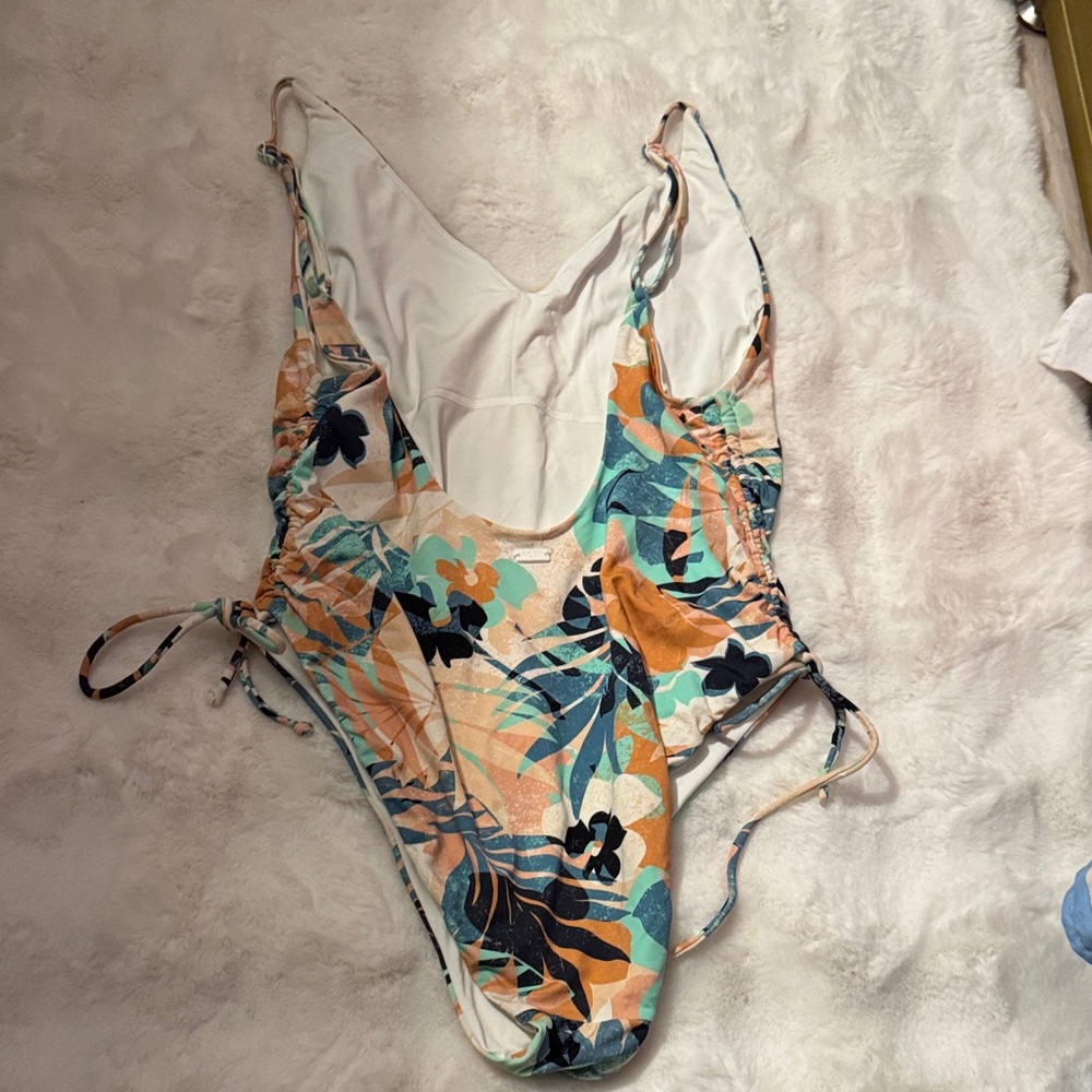 Roxy one piece swimsuit - Picture 2 of 3